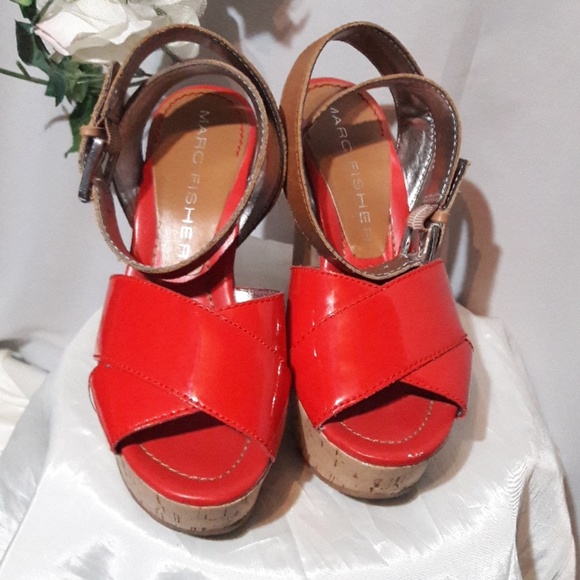 Marc Fisher cork sandals 5.5m Red w leather trim - Picture 2 of 5